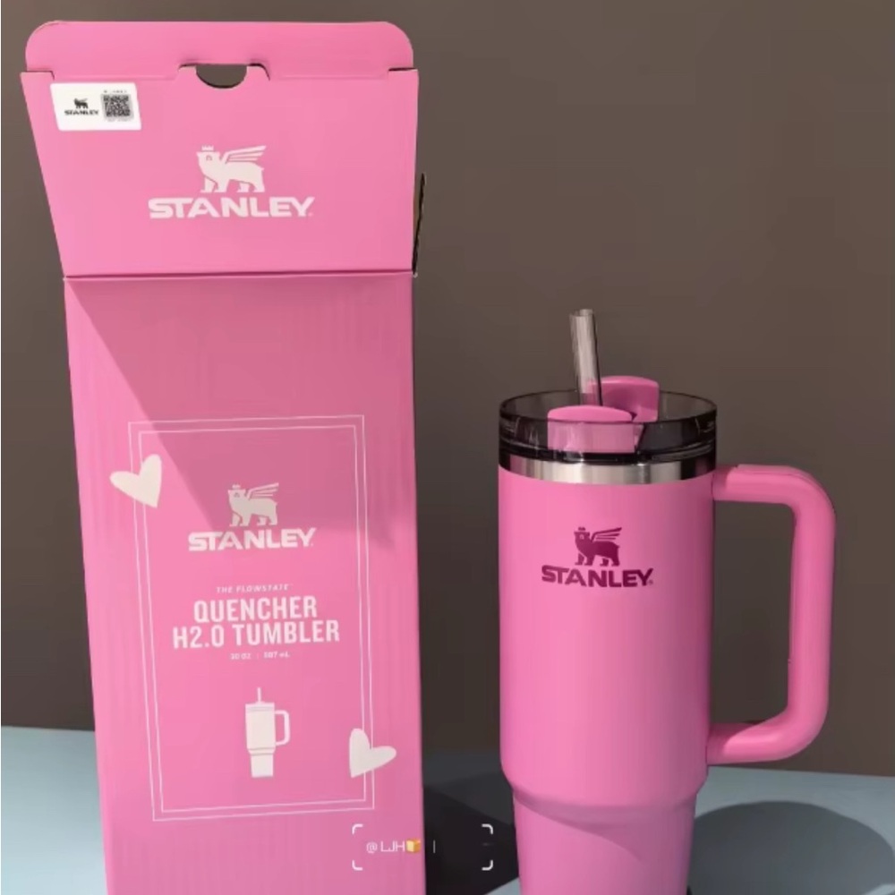 Stanley Pink Quencher H2.0 Tumbler